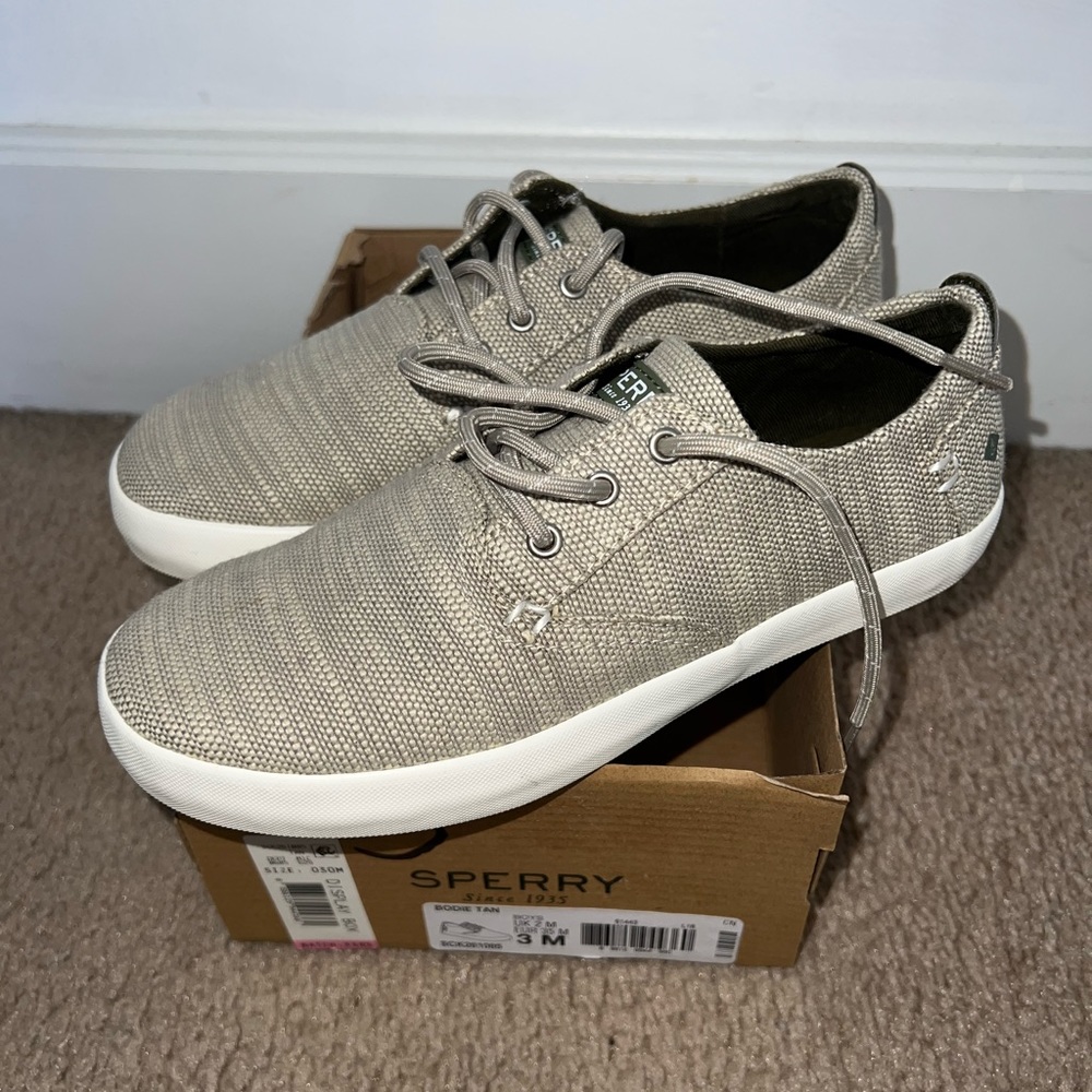 NWT Boys Sperry Sneaker